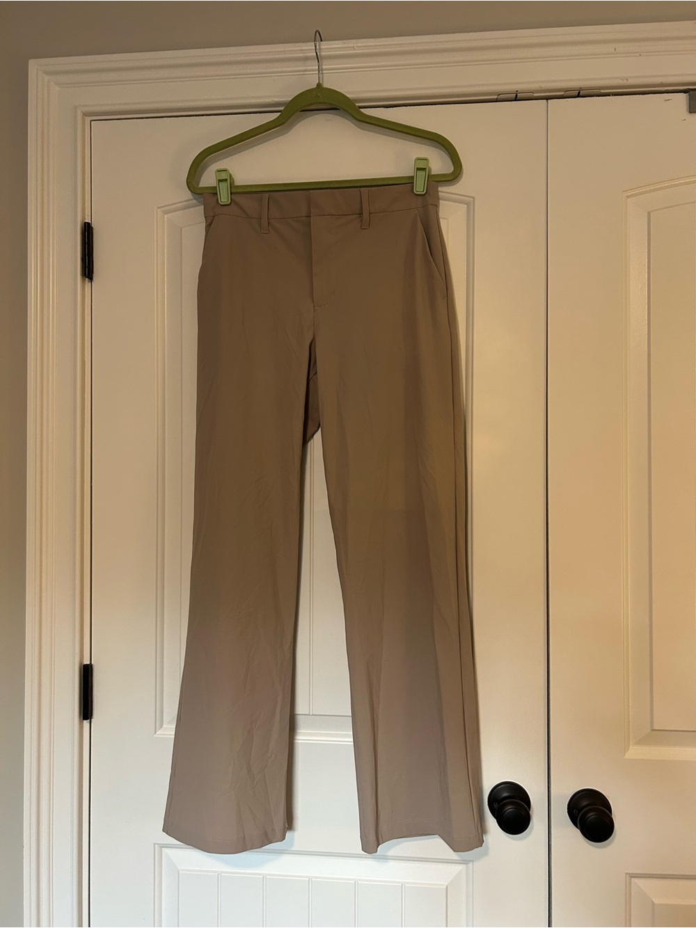 Vuori Miles Straight Leg Trouser in Willow Gray Medium - Picture 3 of 7